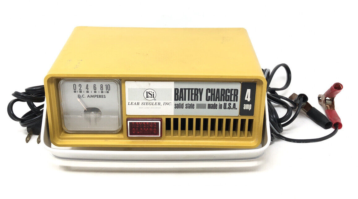Battery Charger Lear Siegler BC 4 Amp 12 Volt Honey Mustard Yellow Vintage WORKS