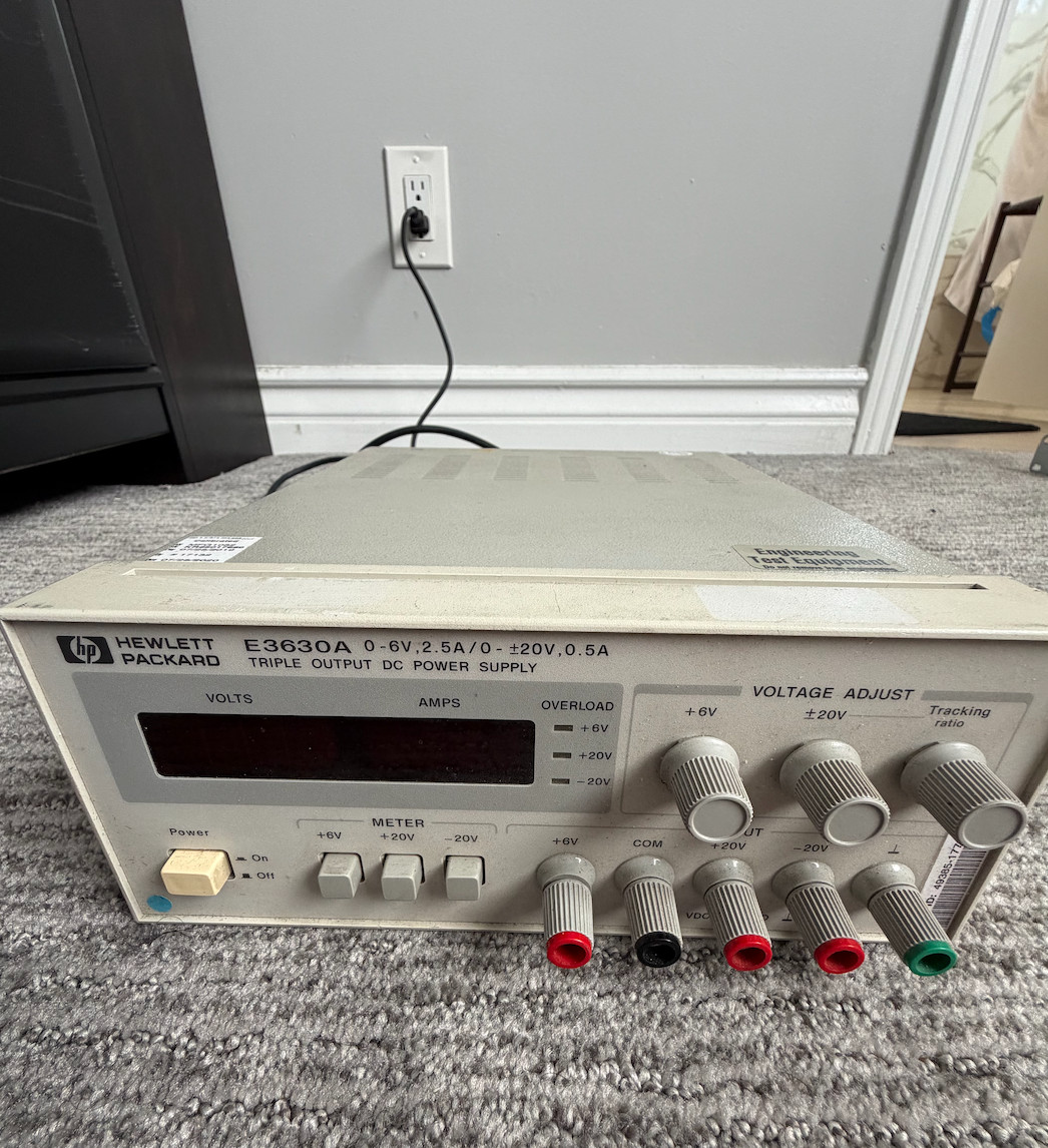 Agilent HP E3630A Triple Output DC Power Supply 6V,2.5A and +/-20V,0.5A