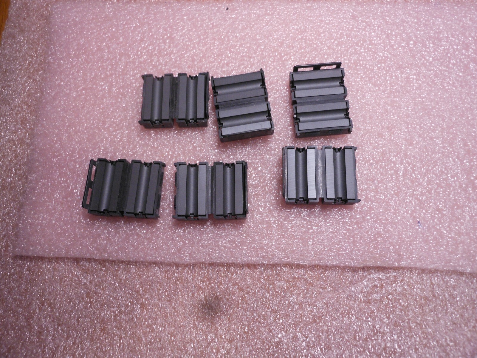 ELNA MAGNETICS (6 PC LOT) FERRITE CORE ROUND CABLE SNAP ITS PART # 0443164251 ELNA MAGNETICS (6 PC LOT) FERRITE CORE ROUND CABLE SNAP ITS PART # 0443164251