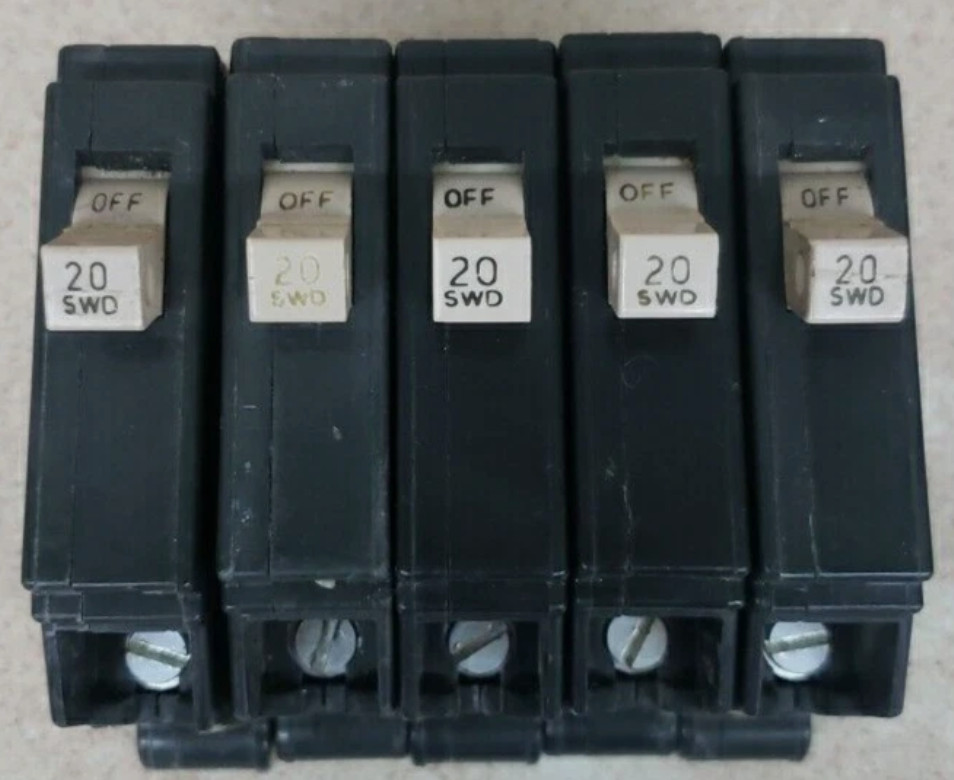 Lot of 5 Eaton Cutler Hammer CH120 Single Pole 20 Amp Type CH Circuit Breaker