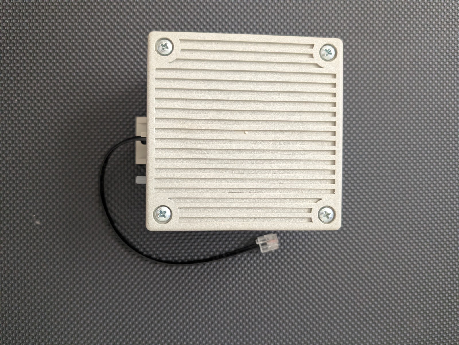 Wheelock UTA-1 Universal Telephone Alert Device Wheelock UTA-1 Universal Telephone Alert Device