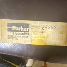 New Parker FM2DDDSN Hydraulic Flow Control Valve Manapak D03 CETOP 3 5000 PSI picture