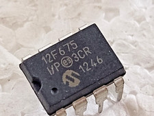 8pcs PIC12F675-I/P Microchip RISC Microcontroller 12F675 DIP-8 Flash-Based 8-Bit picture