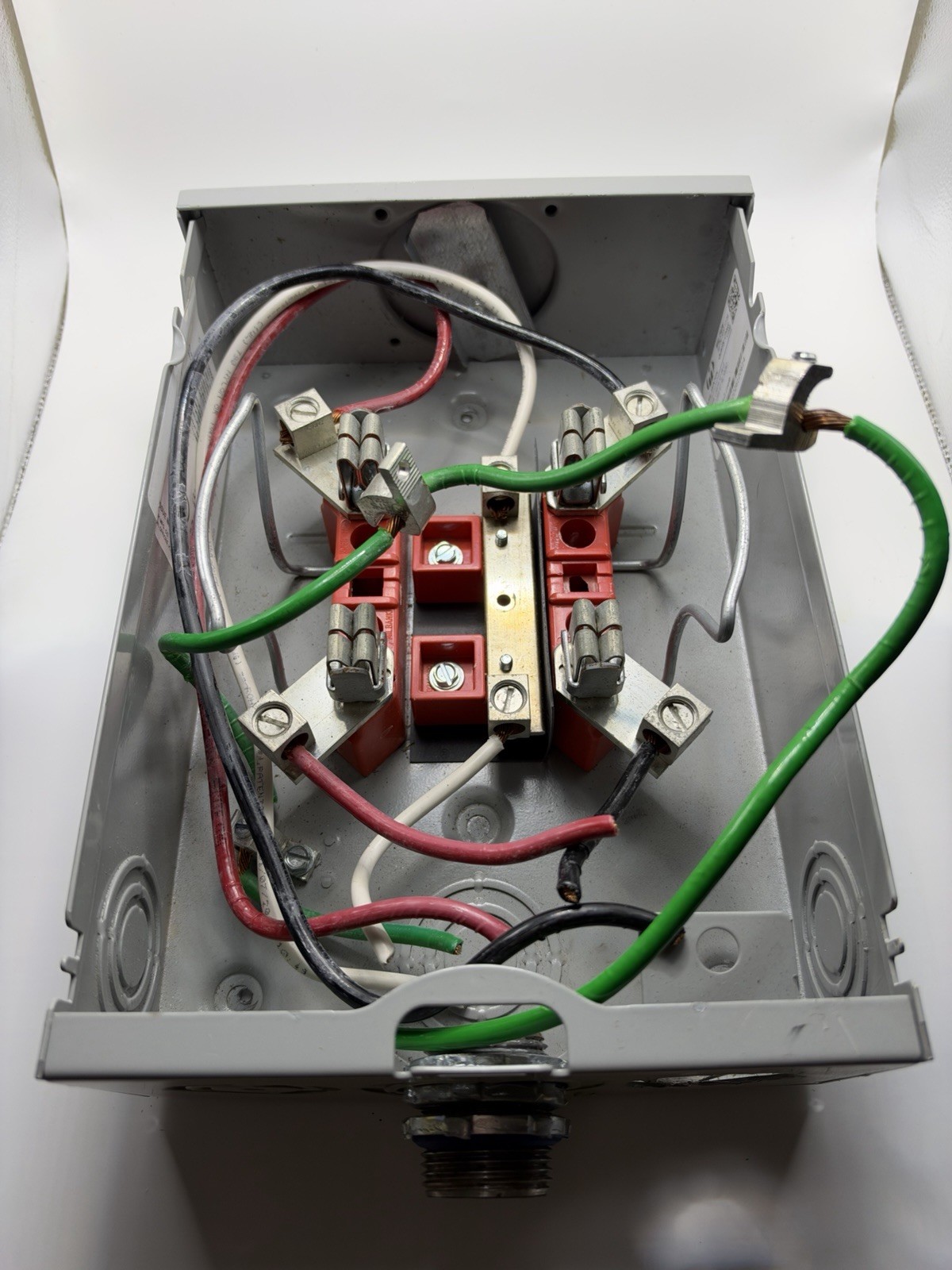 Milbank U5934-XL-BLG 100A 4-Terminal Ringless Meter Socket Used