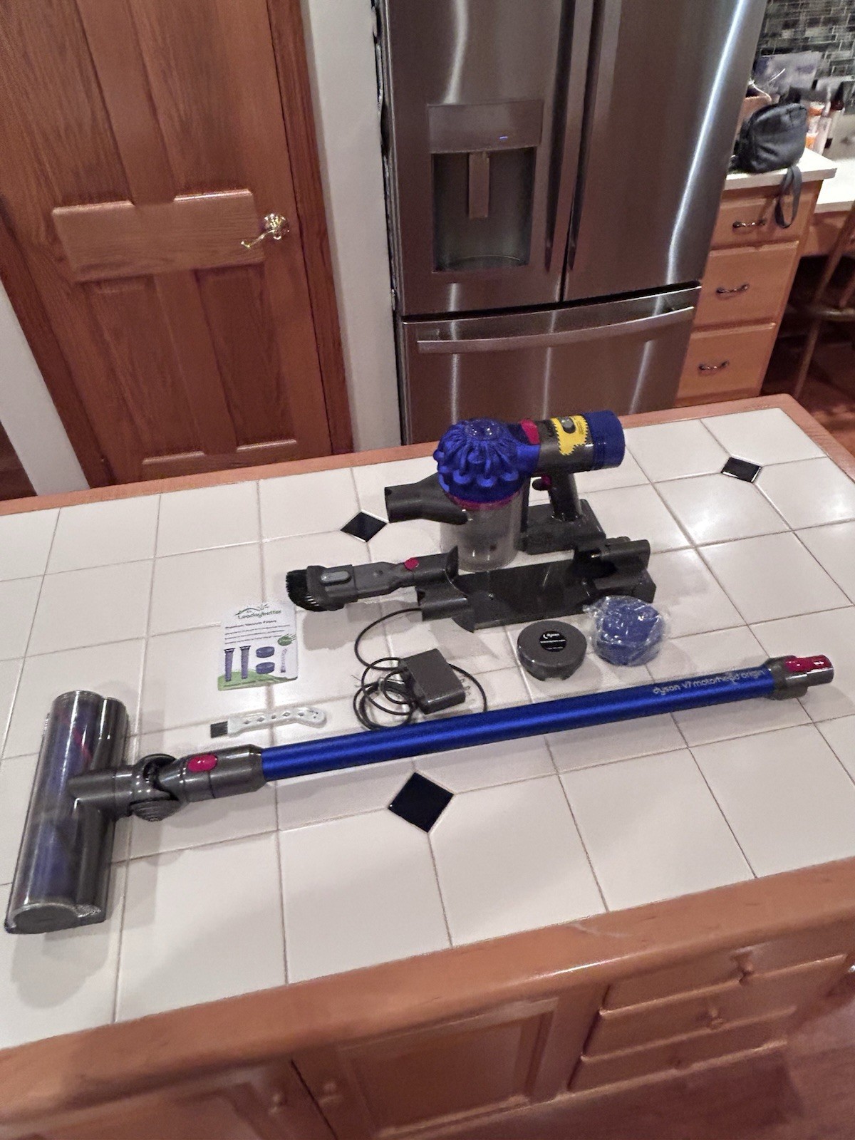 Dyson V7 Animal Pro+ SV11 Cordless Stick Vacuum Blue Tested & Works Attachments Dyson V7 Animal Pro+ SV11 Cordless Stick Vacuum Blue Tested & Works Attachments
