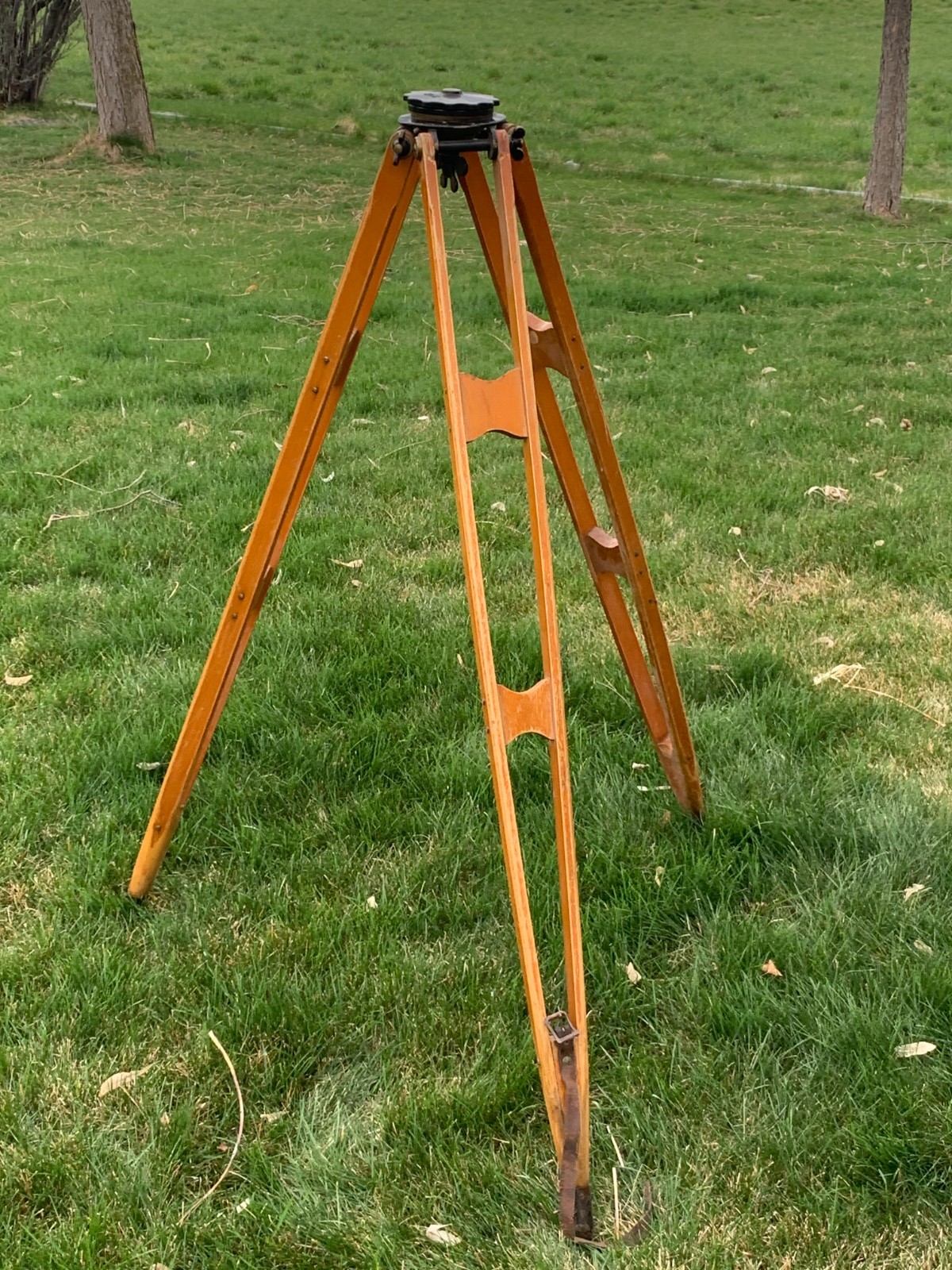 K&E Vintage Survey Tripod Brass Wood 5/8-11 Utah State Ag. College Pre-1957 K&E Vintage Survey Tripod Brass Wood 5/8-11 Utah State Ag. College Pre-1957
