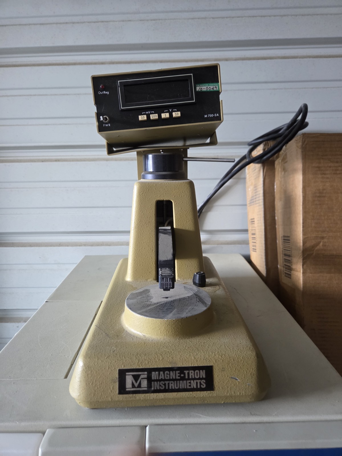 Magne-Tron Instruments Model 750-2A Wafer Restivity Measurement System Magne-Tron Instruments Model 750-2A Wafer Restivity Measurement System