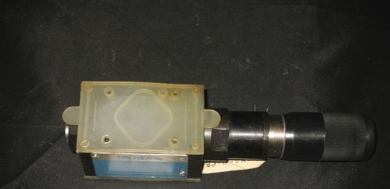 Vickers pressure reducing valve Mod. # DGMX 2-3-PB-CK-B-40.