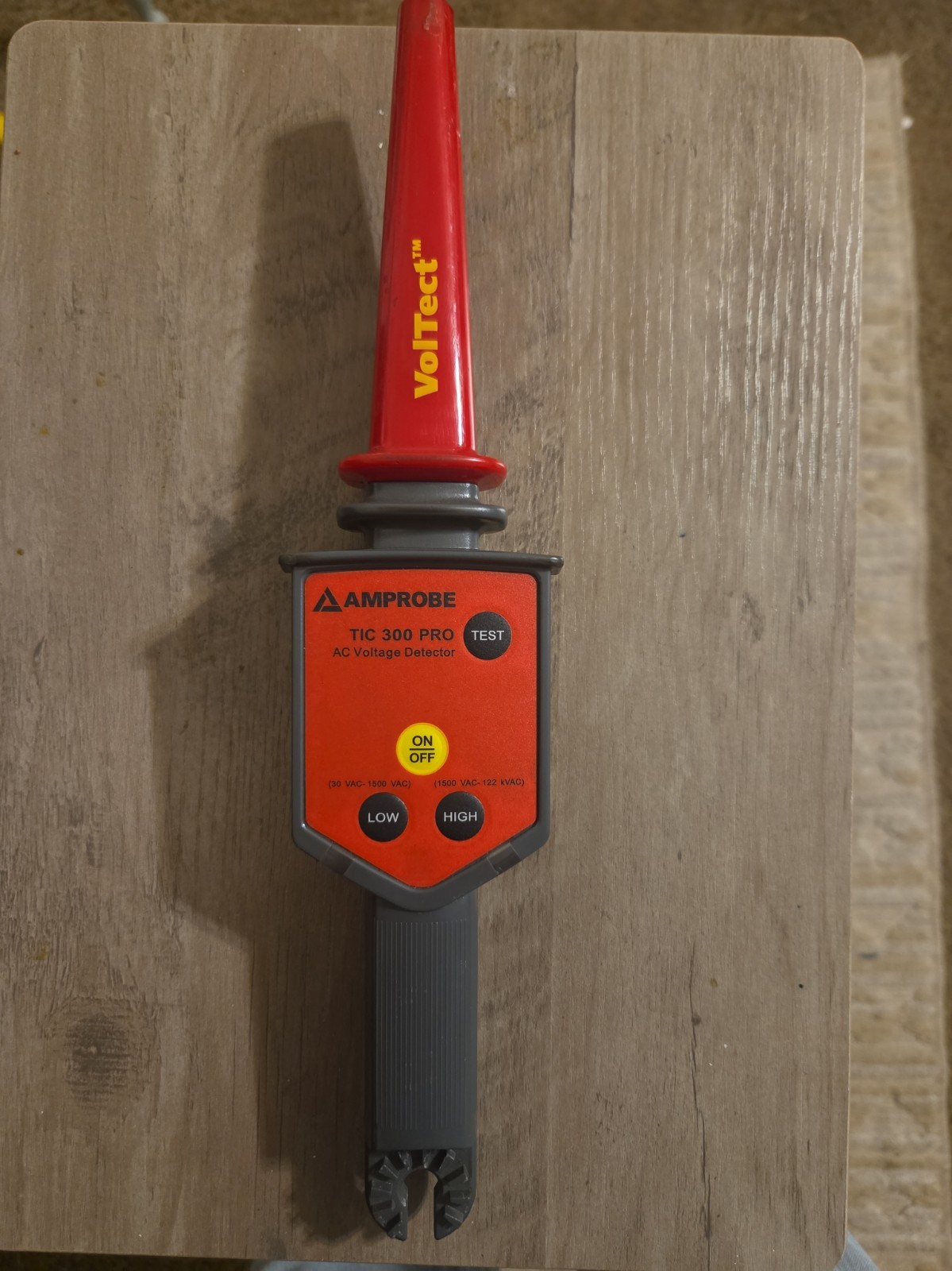 AMPROBE TIC 300 PRO AC voltage Detector