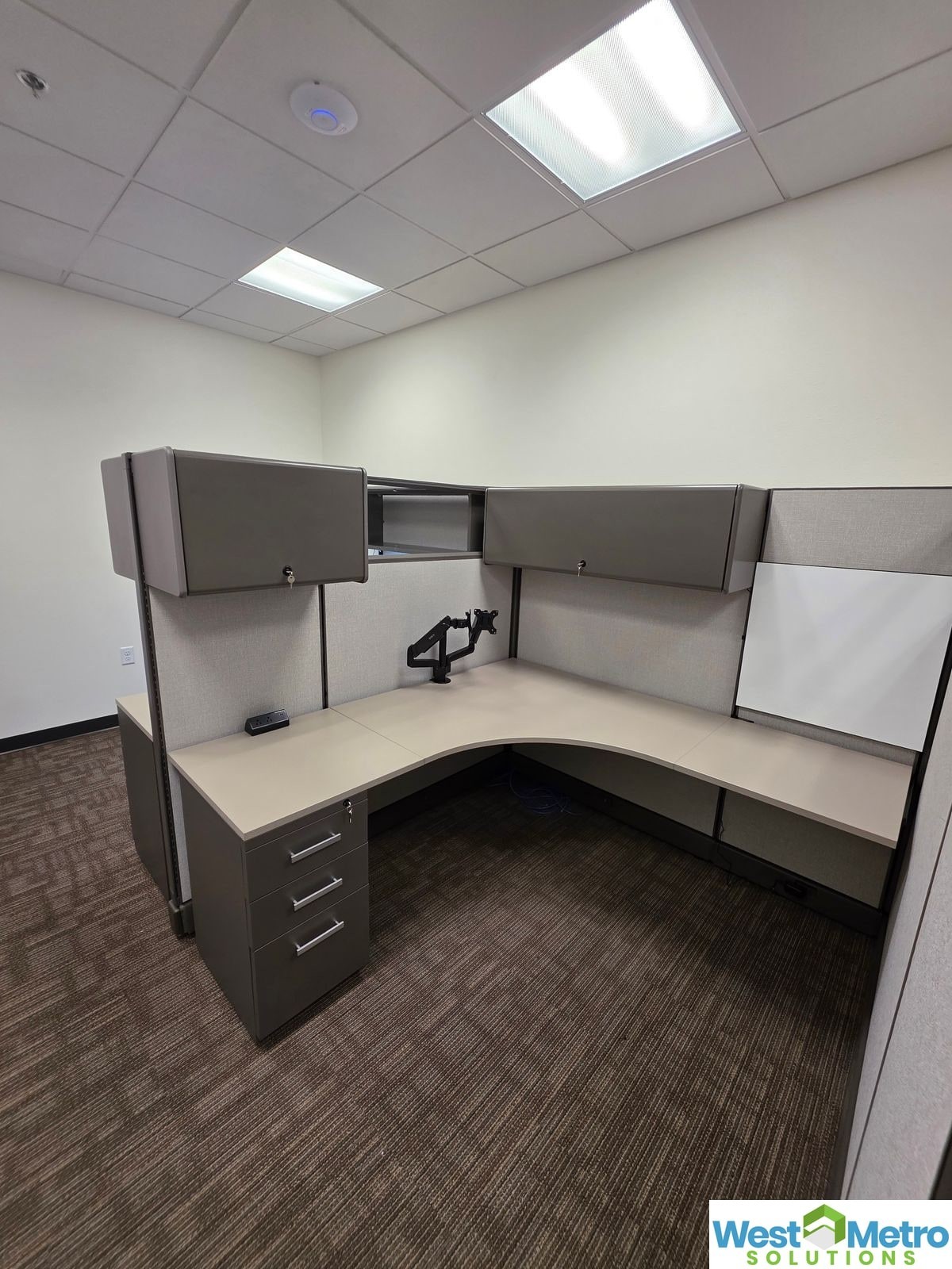 Herman Miller AO2 Corner Cubicle Dual Overhead Bins Whiteboard 8x8 Office Desk