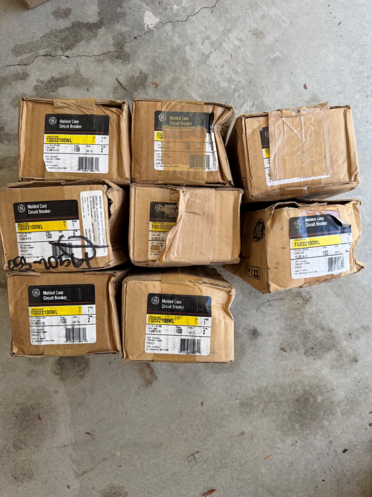 NIB - GE - TQD22100WL - Circuit Breaker 2 Pole 100A 240V Molded Case Q-Line 10Ka