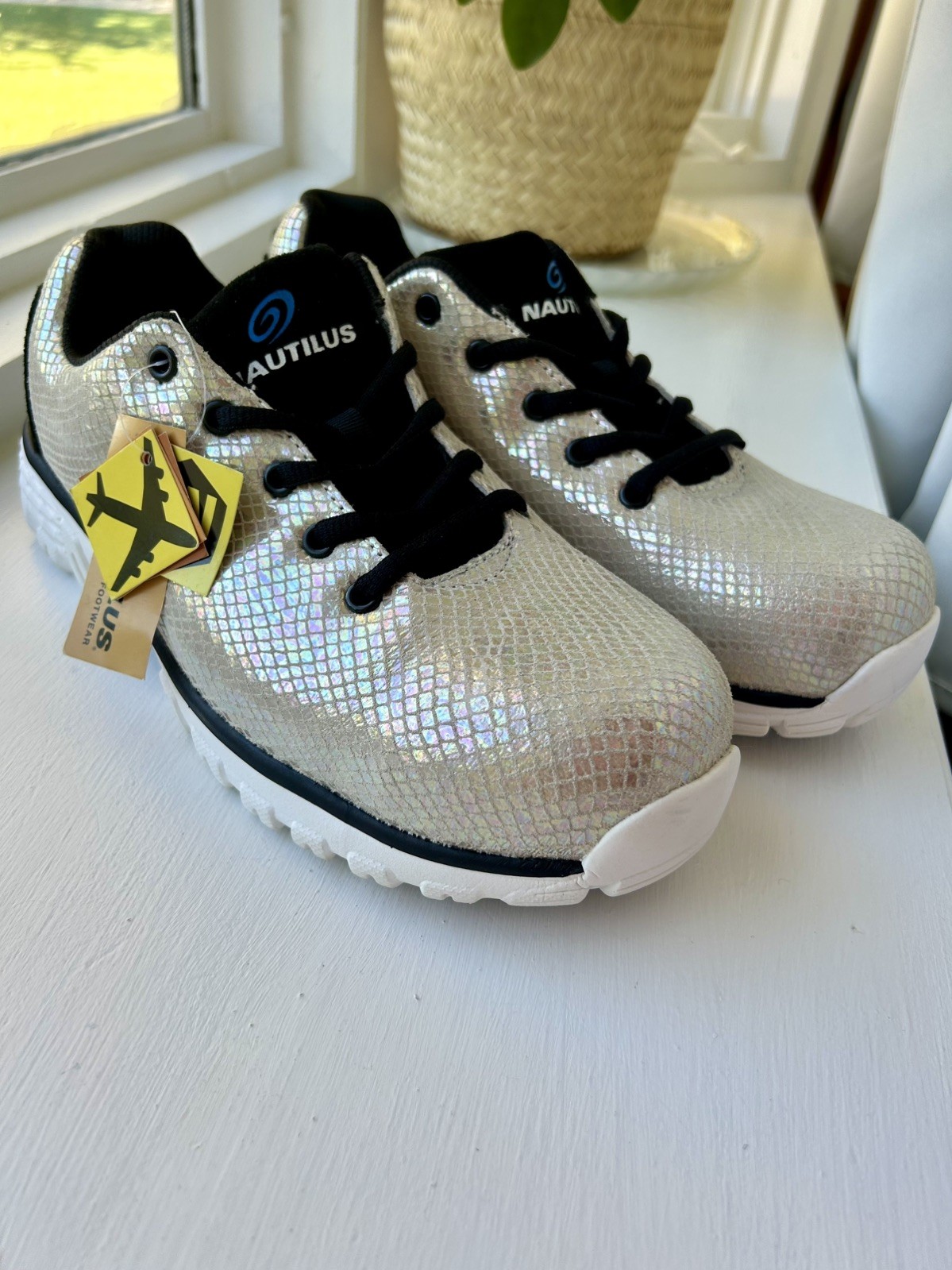 Nautilus Spark Safety Work Shoes Women’s Sz 10 Composite Toe White Holographic ✅