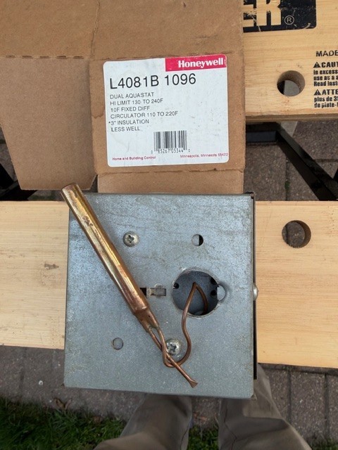 Honeywell L4081B1096 Triple Aquastat Controller, also L4010B,C,D -Read Desc.