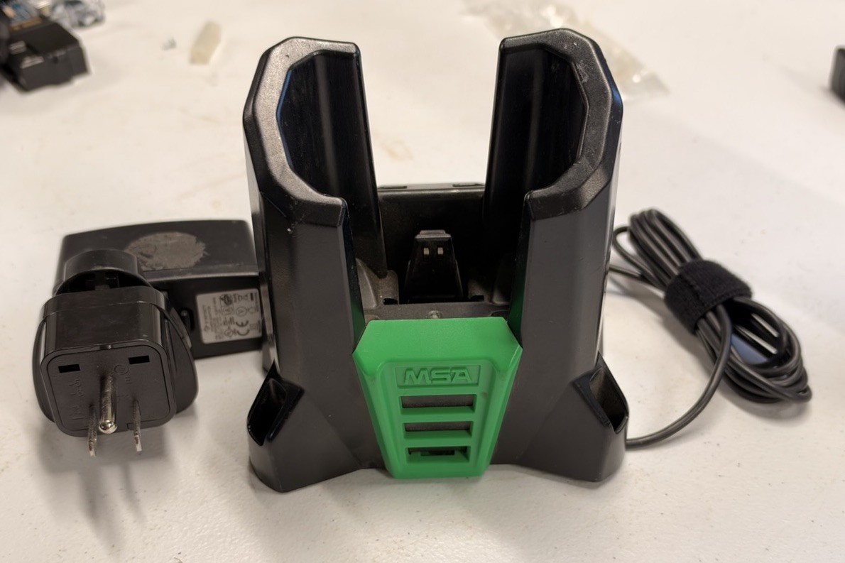 MSA Altair 4 Single Unit Charger Cradle 10086638 w/ Power Supply 110V/240V