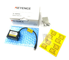 Keyence IL-100 CMOS Multi-Function Analog Laser Sensor Head picture