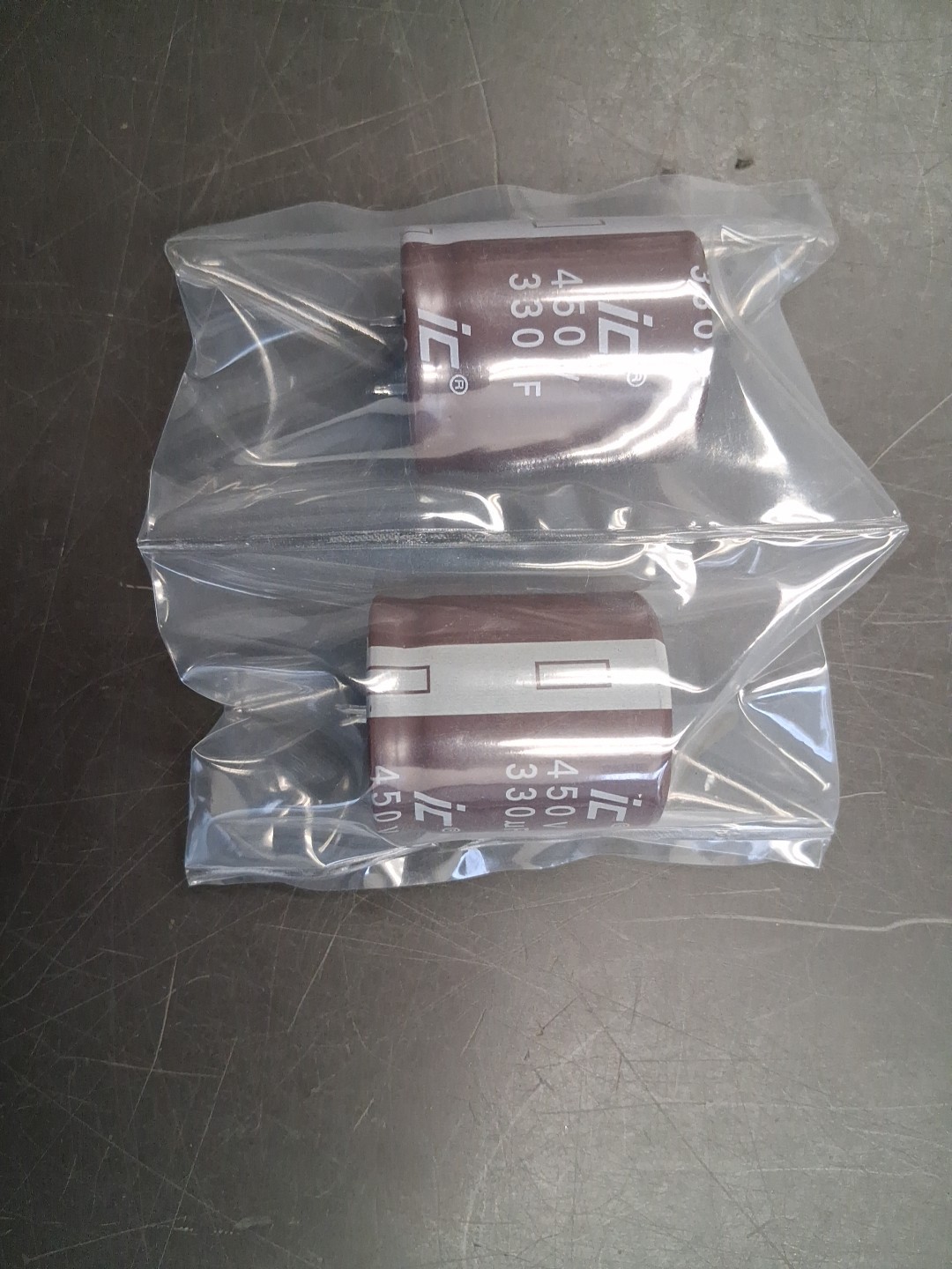Lot of 2 electrolytic capacitor 330 uF, 450V, 105C, snap in 35x 40 mm