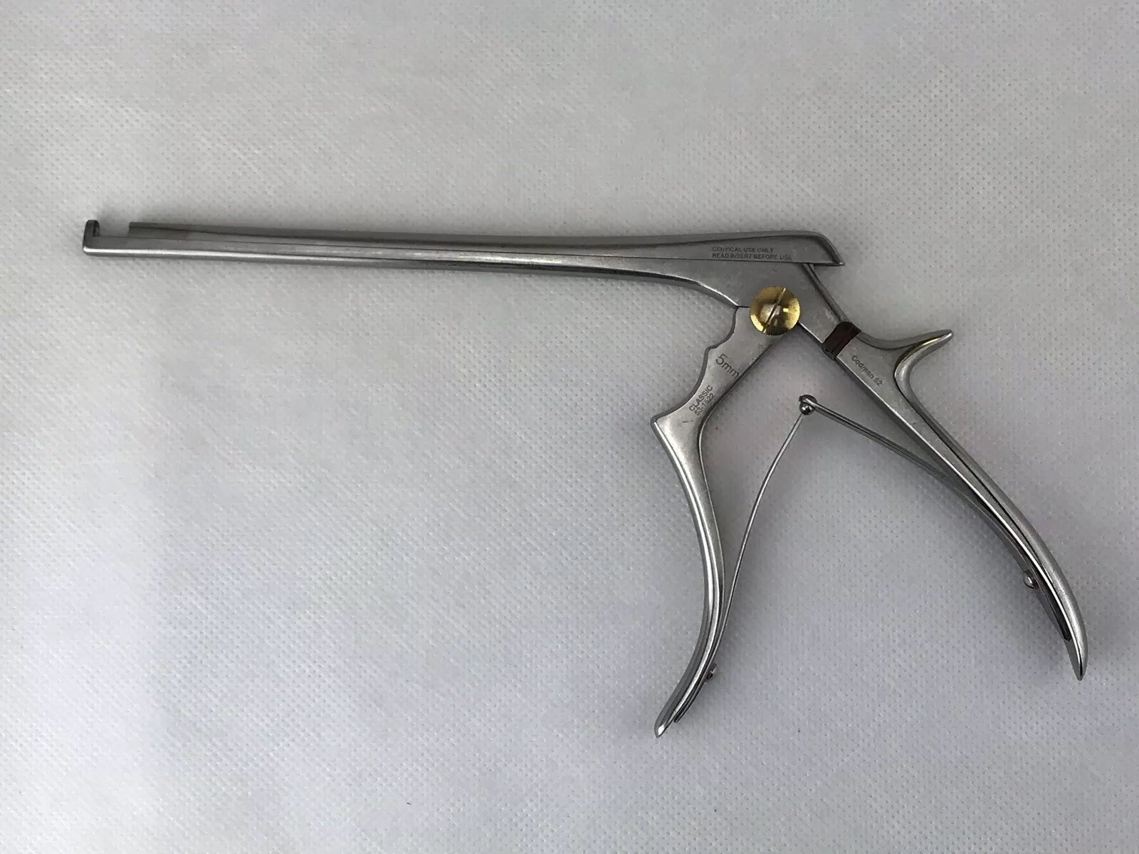 Symmetry Codman Classic 53-1522 Kerrison Rongeur 90° Up 5mm Bite 9mm Opening Symmetry Codman Classic 53-1522 Kerrison Rongeur 90° Up 5mm Bite 9mm Opening