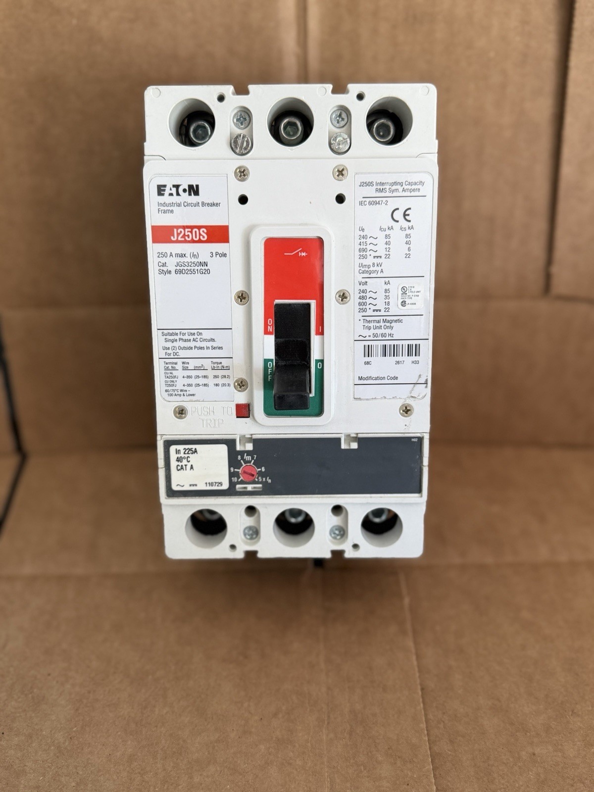 Eaton / Cutler-Hammer 250 Amp Circuit Breaker 600 VAC / 250 VDC 3 Pole JGS3250NN
