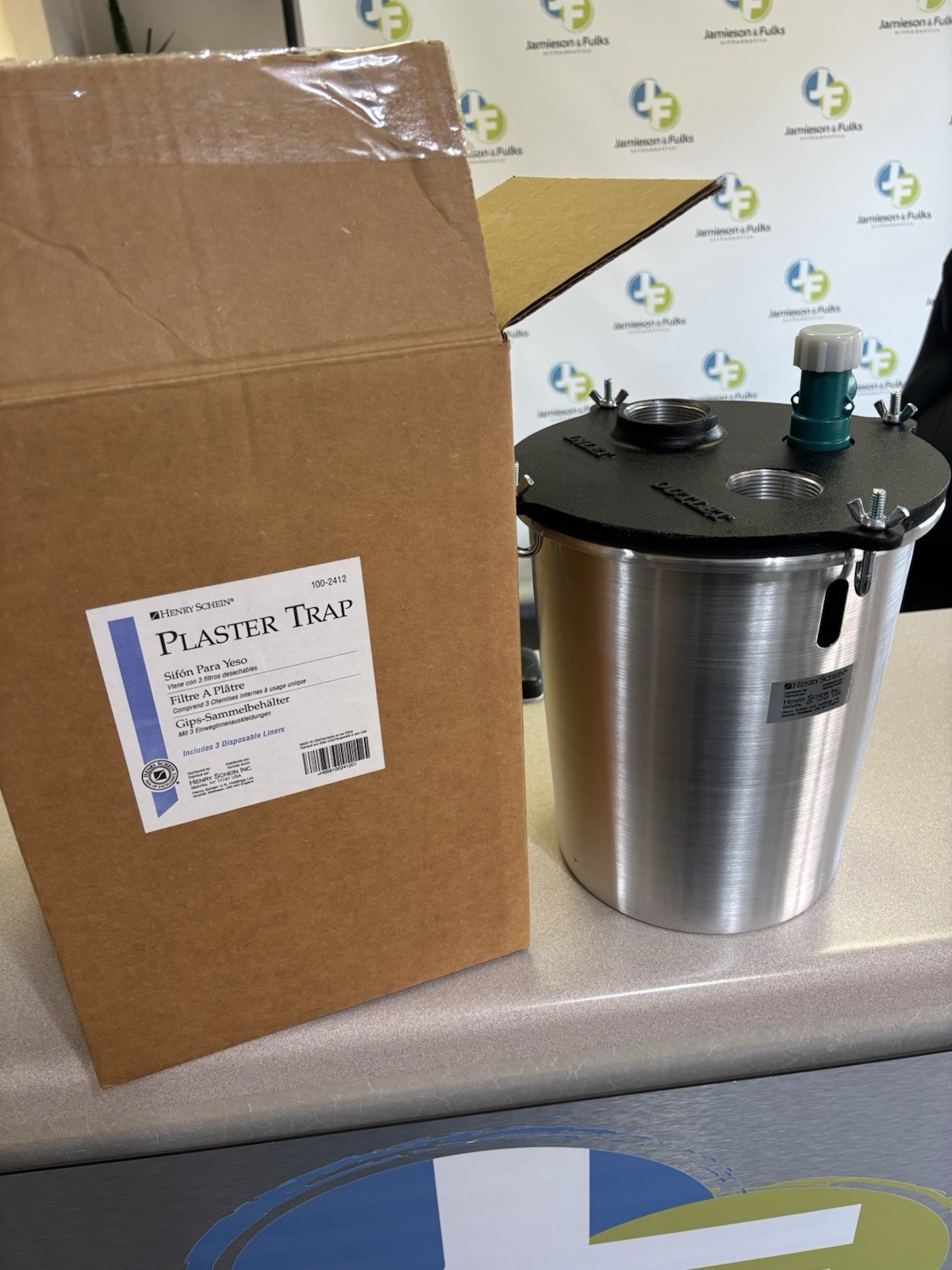 Henry Schein Dental Plaster Trap For Office or Laboratory w/liners- new in box