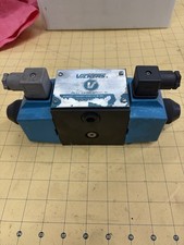 Vickers DG4S4-012C-U-B-60 Solenoid Valve 3-Position, Double Solenoid, 110v picture