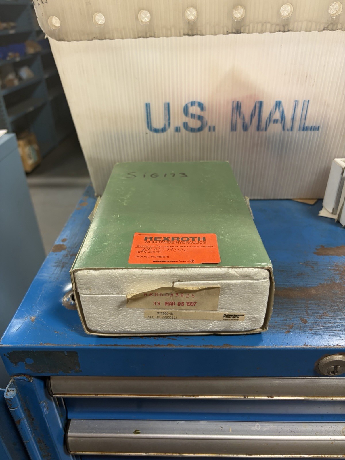 NEW MANNESMANN REXROTH VT2000 ELECTRONIC AMPLIFIER