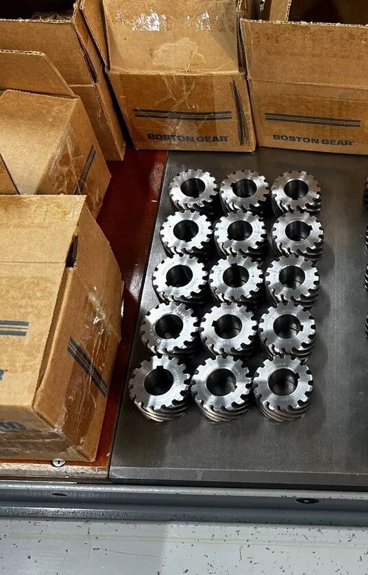 QTY 1 BOSTON GEAR HARDENED STEEL HELICAL GEAR 10 PITCH 15 TEETH 3/4” BORE LEFT